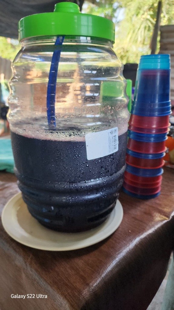Agua fresca en vitrolero – Comedor Doña Martha